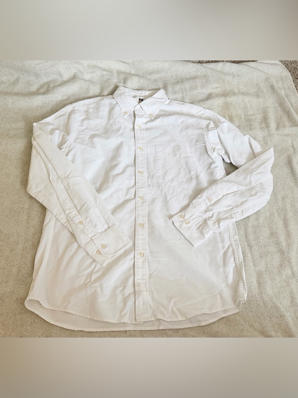 UNIQLO Men's Slim Fit Cotton Dress Shirt White Solid Button-Down Small